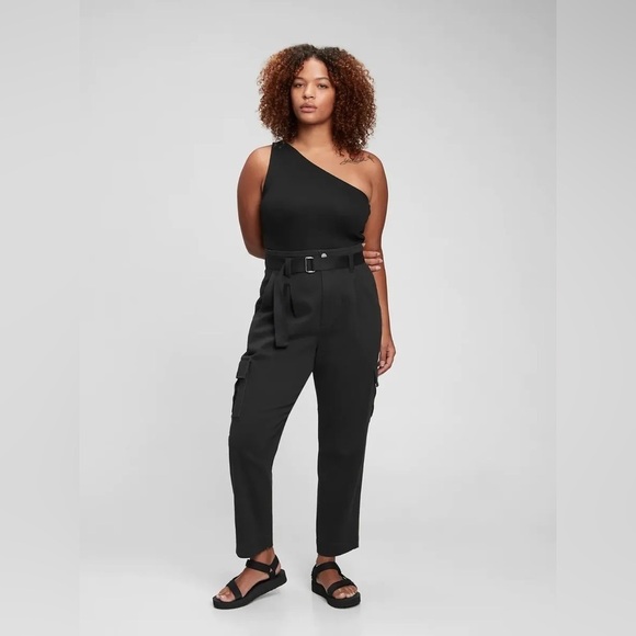 NWT! GAP Black High Rise Belted Cargo Khaki Pants - Size 4🩵 - Picture 1 of 2